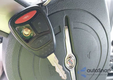 2005 Chrysler 300 Touring from USA, damaged, VIN 2C3JA53G65H650952